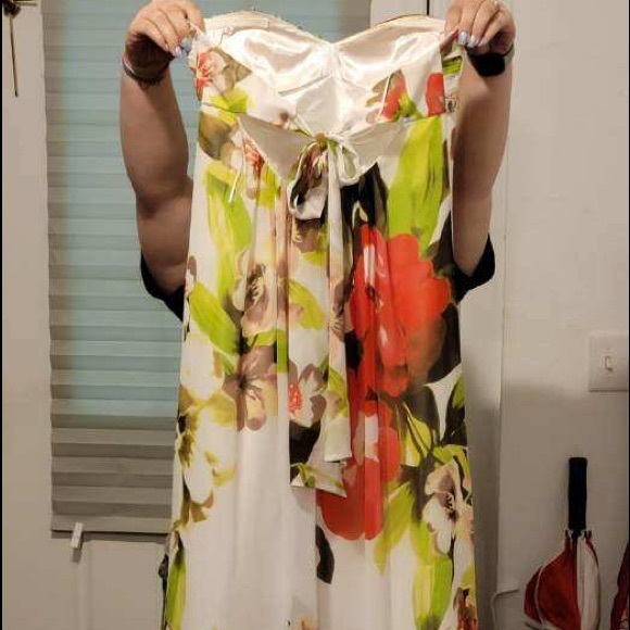 Prom dress - Picture 2 of 2